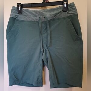 Duluth Women's Armachillo Cooling Shorts 10"